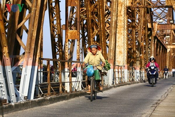 Un après-midi romantique sur le pont Long Bien - ảnh 7